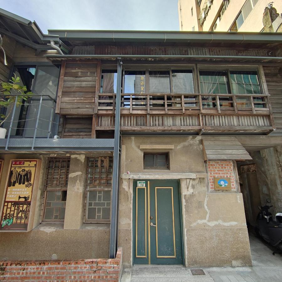 טאינאן Jerry'S Mazehut Hostel מראה חיצוני תמונה