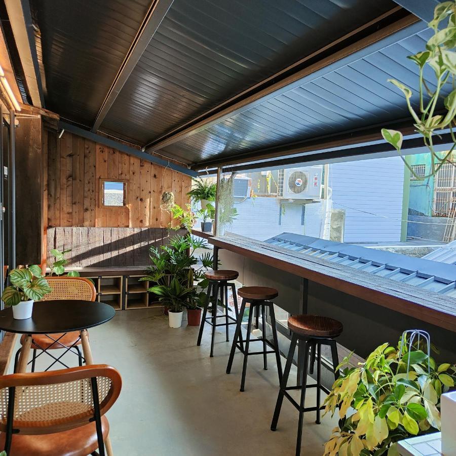 טאינאן Jerry'S Mazehut Hostel מראה חיצוני תמונה