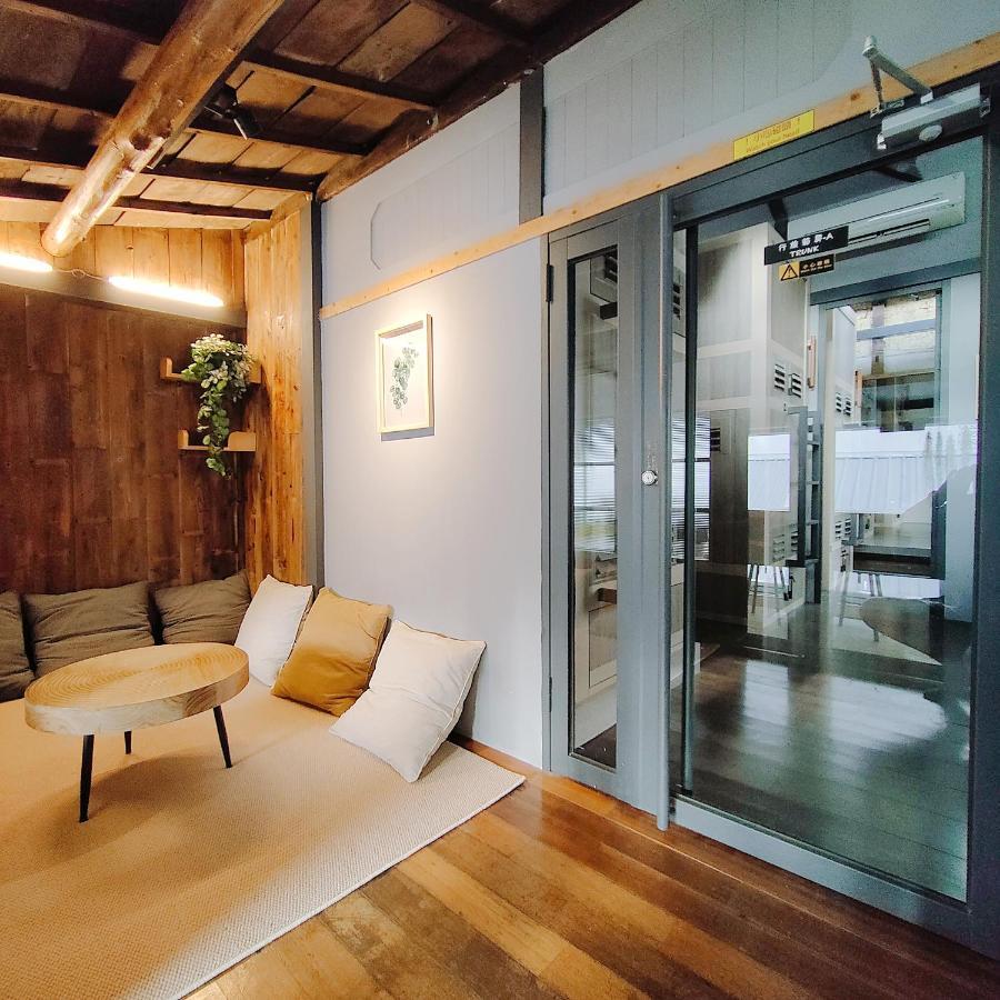 טאינאן Jerry'S Mazehut Hostel מראה חיצוני תמונה