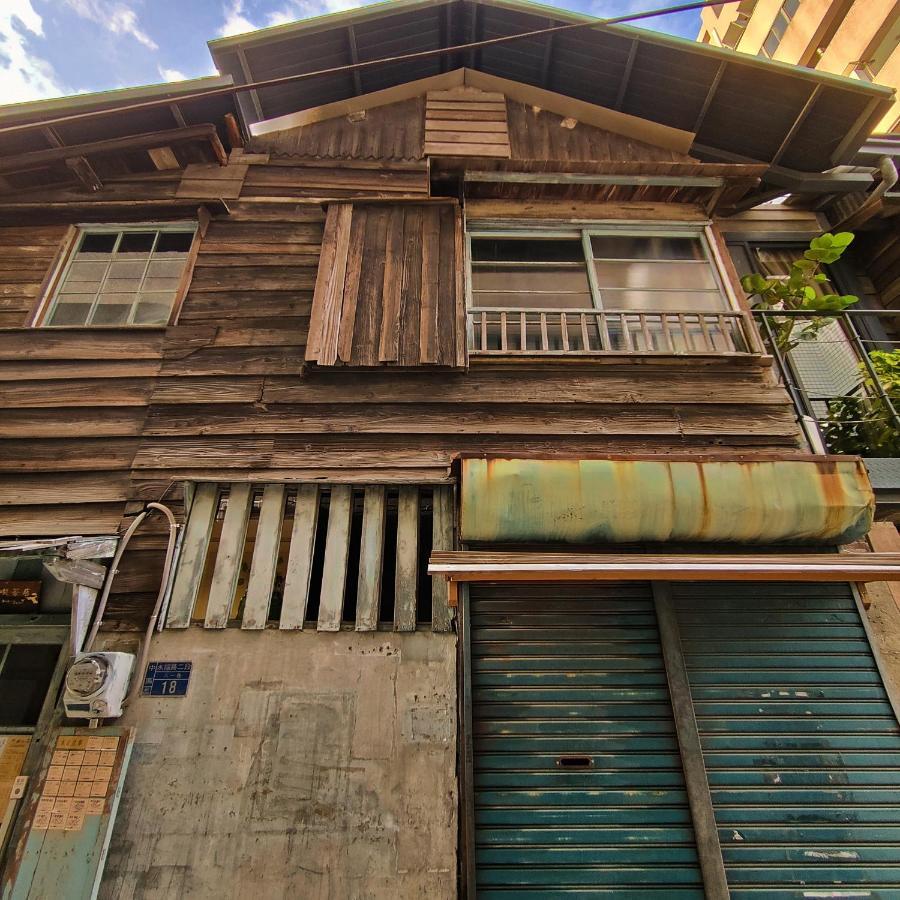 טאינאן Jerry'S Mazehut Hostel מראה חיצוני תמונה