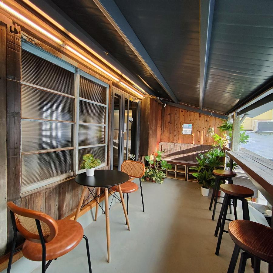 טאינאן Jerry'S Mazehut Hostel מראה חיצוני תמונה