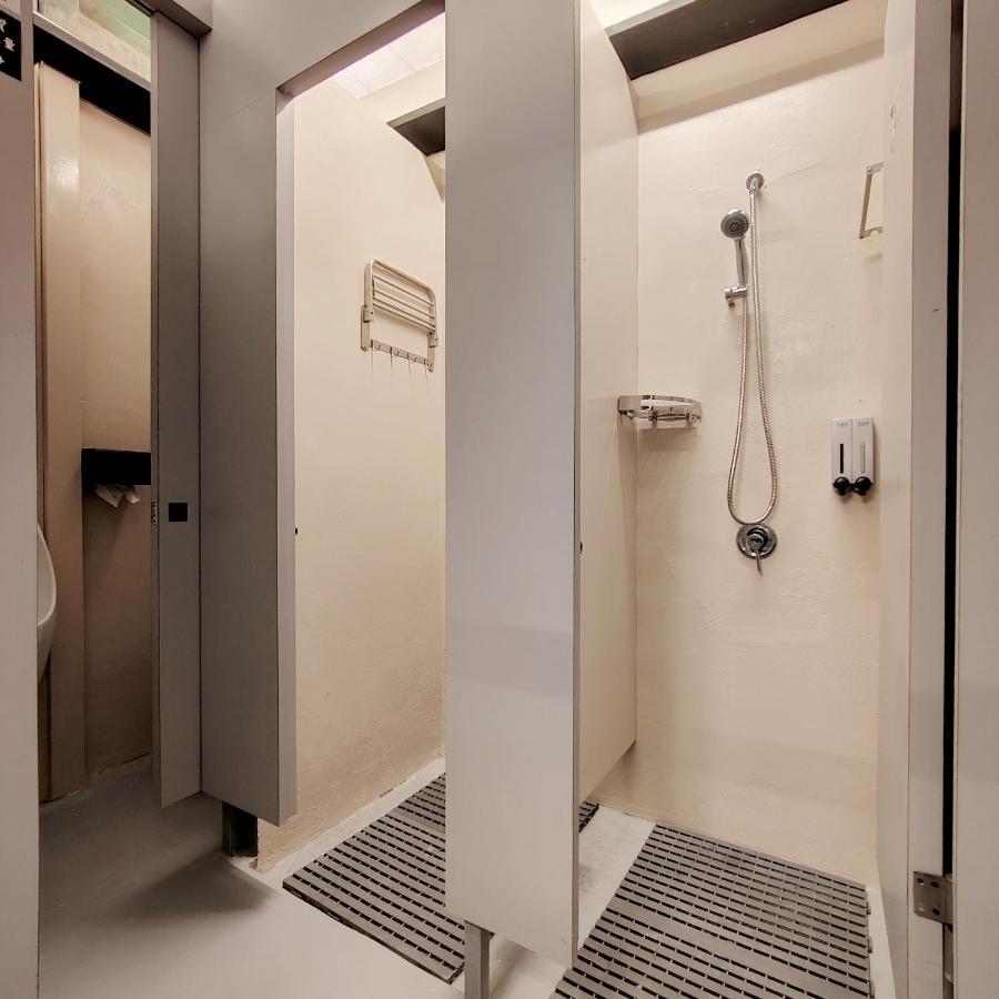 טאינאן Jerry'S Mazehut Hostel מראה חיצוני תמונה