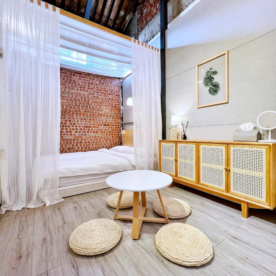 טאינאן Jerry'S Mazehut Hostel מראה חיצוני תמונה